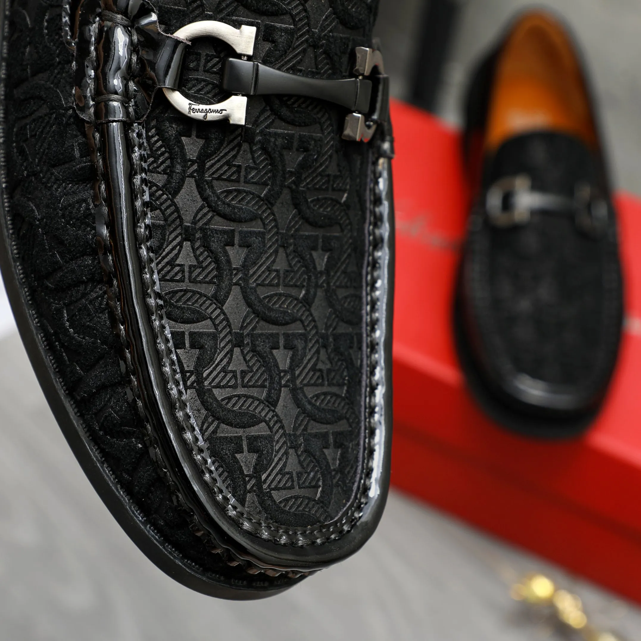 Men's shoes 💰400 Product trademark: Ferragamo "Ferragamo" business casual slip-on shoes Regular size: 38-45 (45. Customized, non-returnable) Product materials: Selected frosted cowhide embossed upper, cowhide lining, rubber outsole